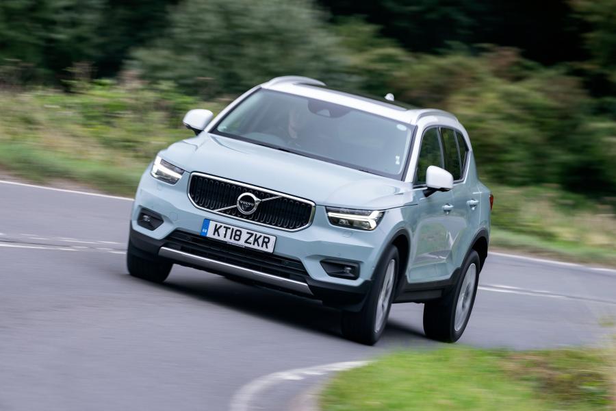  Volvo XC40 T3 Momentum 2018 года  (UK) (фото 15 из 40)